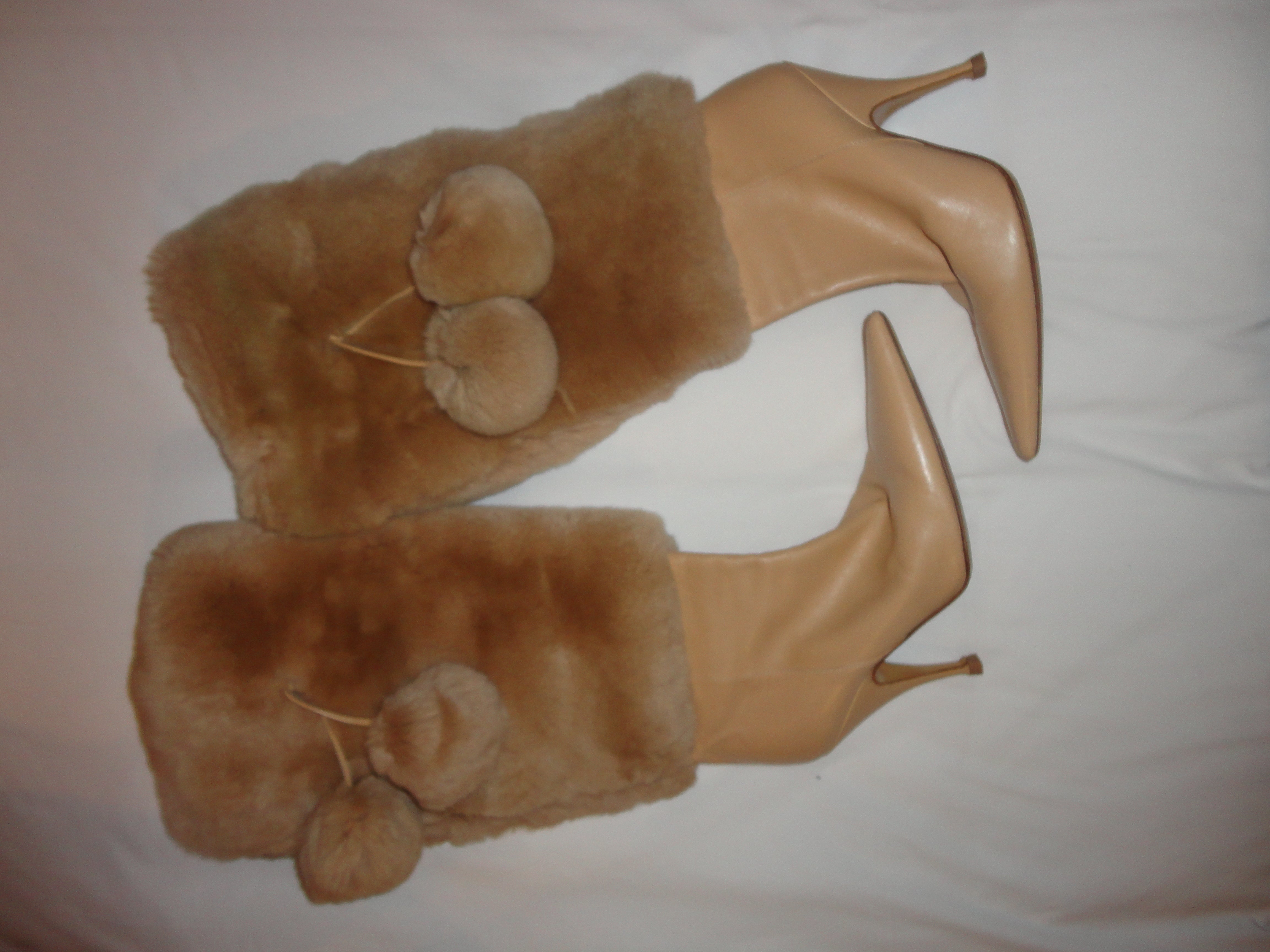 Vintage hot sale fur boots